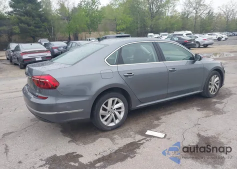 2018 Volkswagen Passat 2.0T Se z USA, uszkodzony, nr VIN 1VWBA7A30JC033617